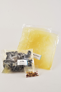 心意黃金烏骨雞湯